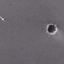 Krater am Landeplatz im Luftbild